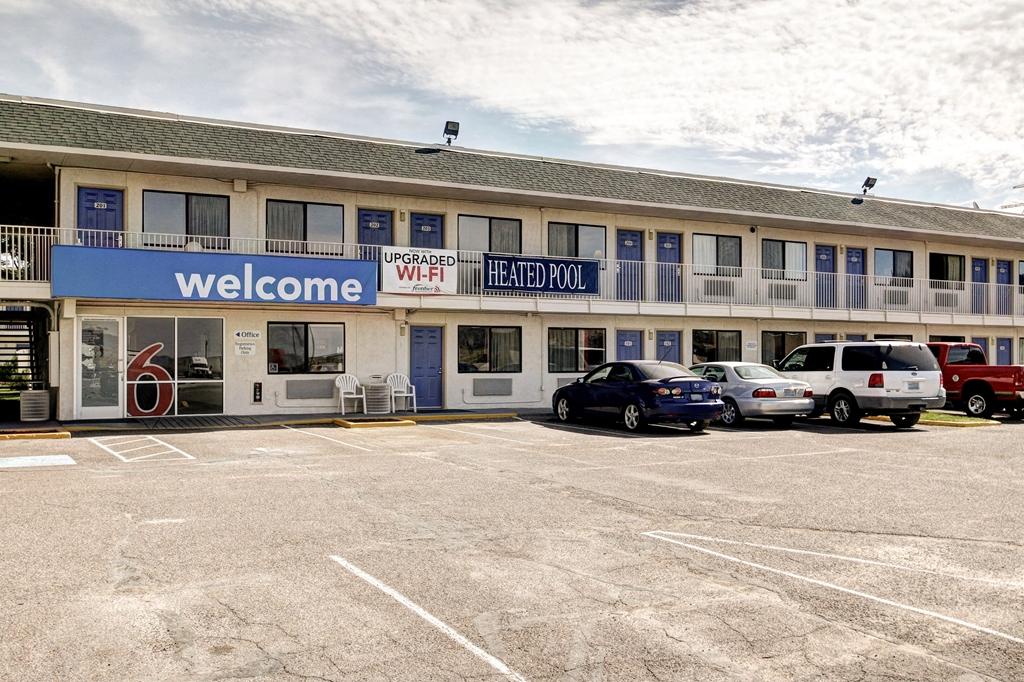 Motel 6 Wells Bagian luar foto