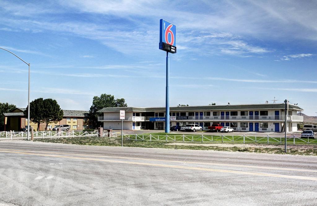 Motel 6 Wells Bagian luar foto