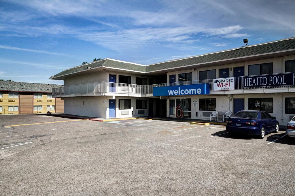 Motel 6 Wells Bagian luar foto