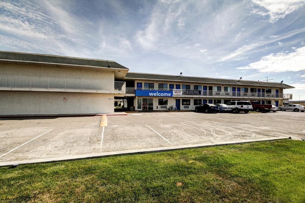 Motel 6 Wells Bagian luar foto