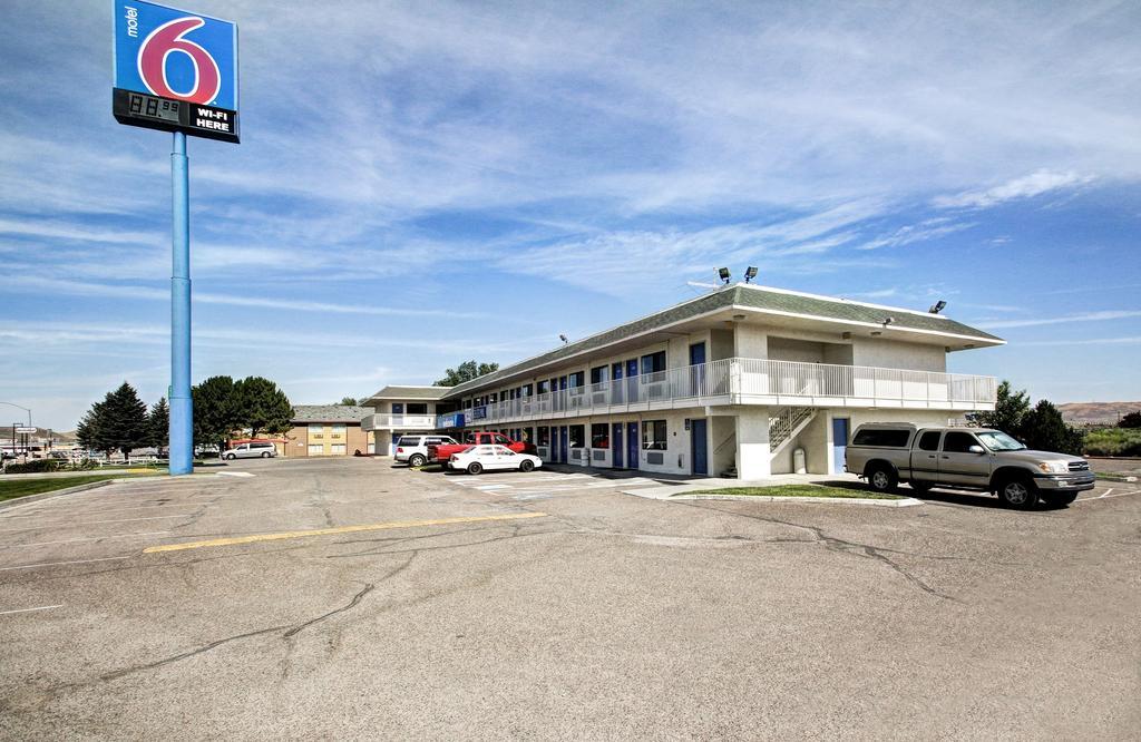 Motel 6 Wells Bagian luar foto